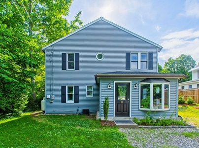 20 Park St, Russell, MA