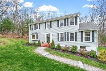 3 Woodhaven Dr, Andover, MA