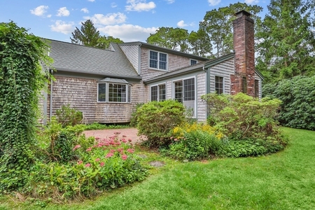234 Winding Cove Rd, Marstons Mills, MA