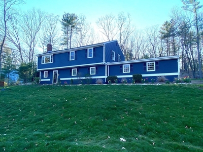 11 Forest St, Medfield, MA