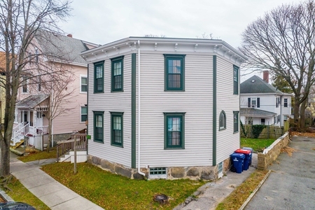 172 Arnold St, New Bedford, MA
