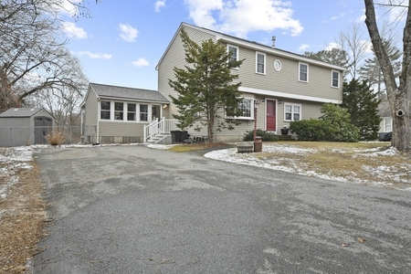 94 Meadowbrook Rd, North Chelmsford, MA