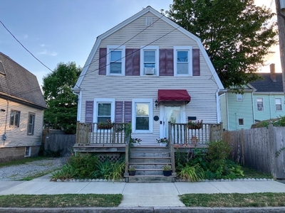 33 Clover St, New Bedford, MA