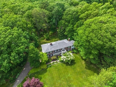 172 Country Dr, Weston, MA