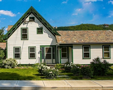 43 Upper St, Buckland, MA