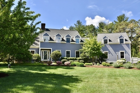 18 Pine Hill Ln, Marion, MA