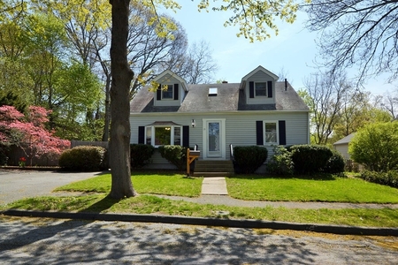 15 Sunset Dr, Beverly, MA