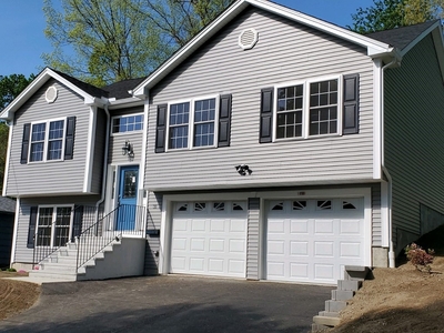 31 Scenic Dr, Worcester, MA