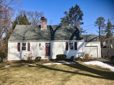 38 Ford St, Springfield, MA