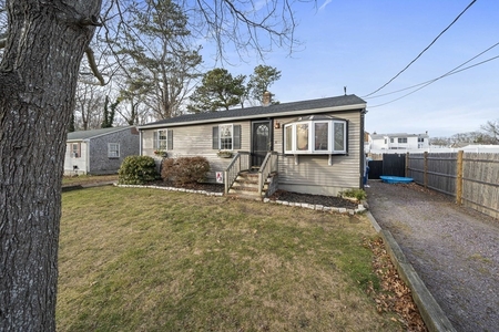 3 Fuller Dr, Plymouth, MA