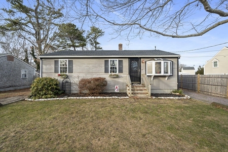 3 Fuller Dr, Plymouth, MA