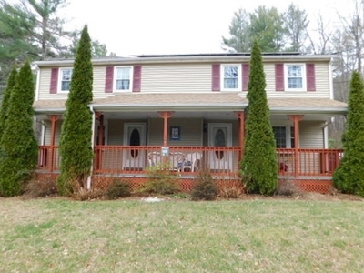 8 Browning Pond Rd, Spencer, MA