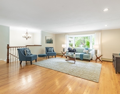 46 Meadowbrook Rd, Bedford, MA