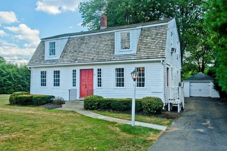 12 Post Office Rd, Enfield, CT