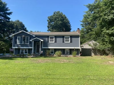 12 Middlesex Ave, Norton, MA