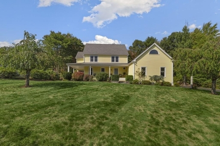 10 Carriage House Way, Medway, MA