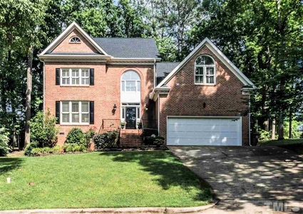 102 Hollycliff Ln, Cary, NC