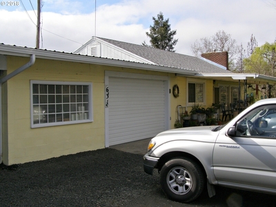 631 E 5th Ave, Riddle, OR