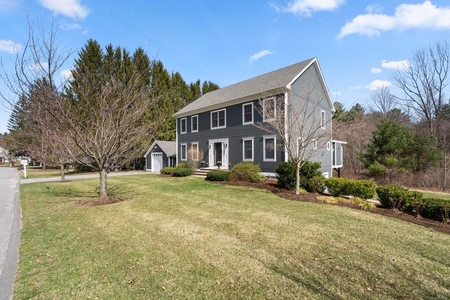 172 Middle Rd, Southborough, MA
