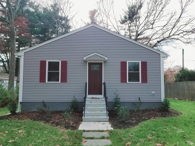 14 Humes St, Webster, MA
