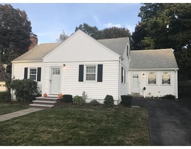 42 Common St, Quincy, MA
