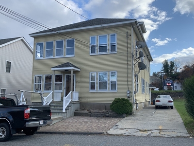 8 Enid St, Worcester, MA