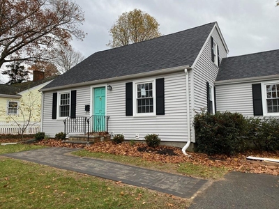 17 Plymouth Ave, Braintree, MA