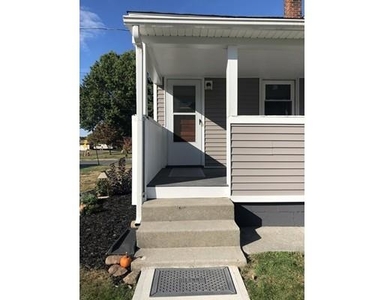 216 Fairview Ave, Chicopee, MA