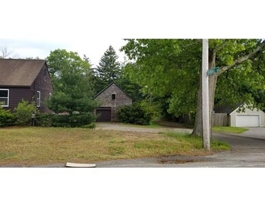 34 Manning Rd, Chelmsford, MA
