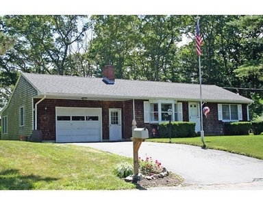 8 Lincoln St, Lakeville, MA
