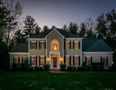 7 River Bend Rd, Upton, MA