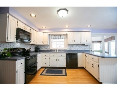 65 Sunset Dr, Milford, MA