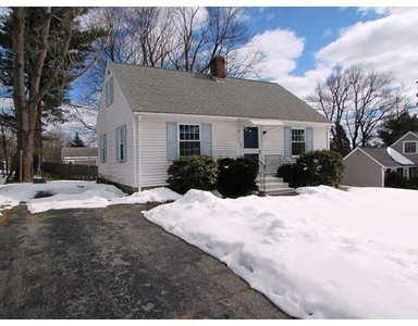22 Sunny Hill Dr, Worcester, MA