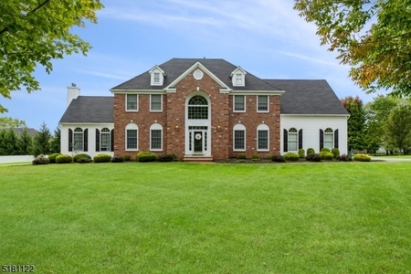 3 Stone Mill Dr, Pittstown, NJ