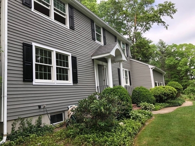 46 Indian Hill Rd, Medfield, MA
