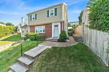 92 Hillside Ave, Quincy, MA