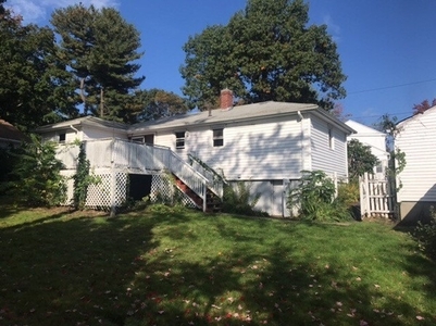 15 Piehl Ave, Worcester, MA