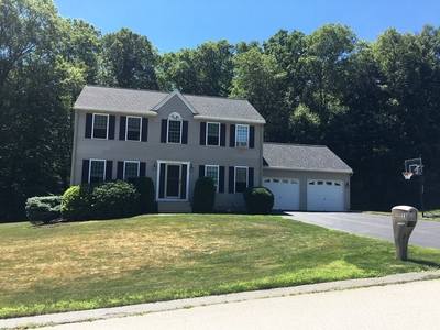13 Pineview Rd, Dudley, MA