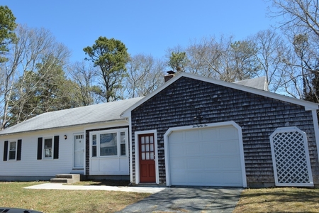 282 Old Strawberry Hill Rd, Hyannis, MA