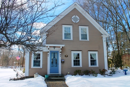 7 Temple St, Medway, MA