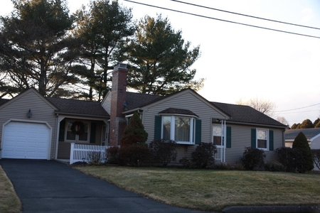 36 Grise Dr, Chicopee, MA