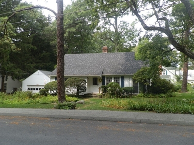 47 Woodland Rd, Holden, MA