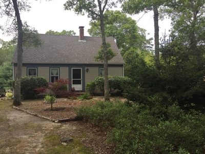 12 Spectacle Pond Dr, East Falmouth, MA