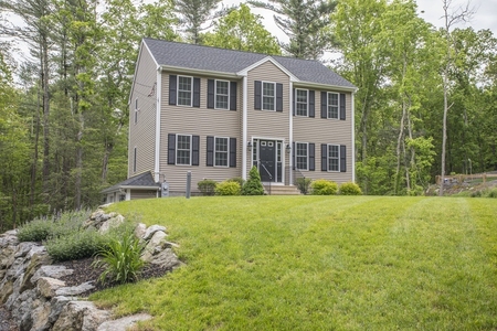 13 Freetown St, Lakeville, MA