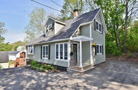 8 Tremont Ave, Amesbury, MA