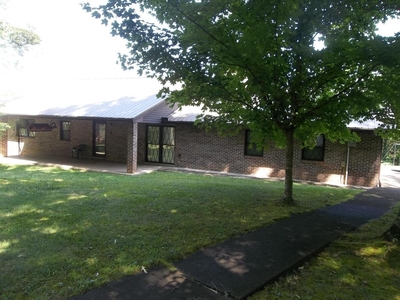 203 E Hendron Chapel Rd, Knoxville, TN