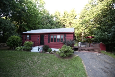 42 Paxton Rd, Spencer, MA