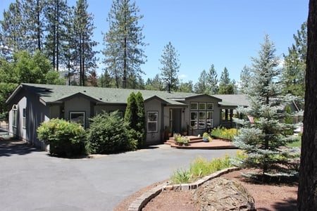 518 S Junction Ave, Cave Junction, OR