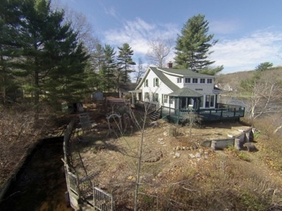 15 Grove Point Rd, Wales, MA