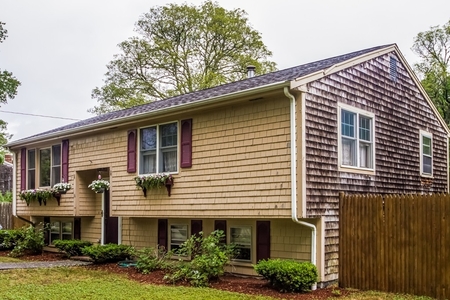 16 Justine Rd, Plymouth, MA